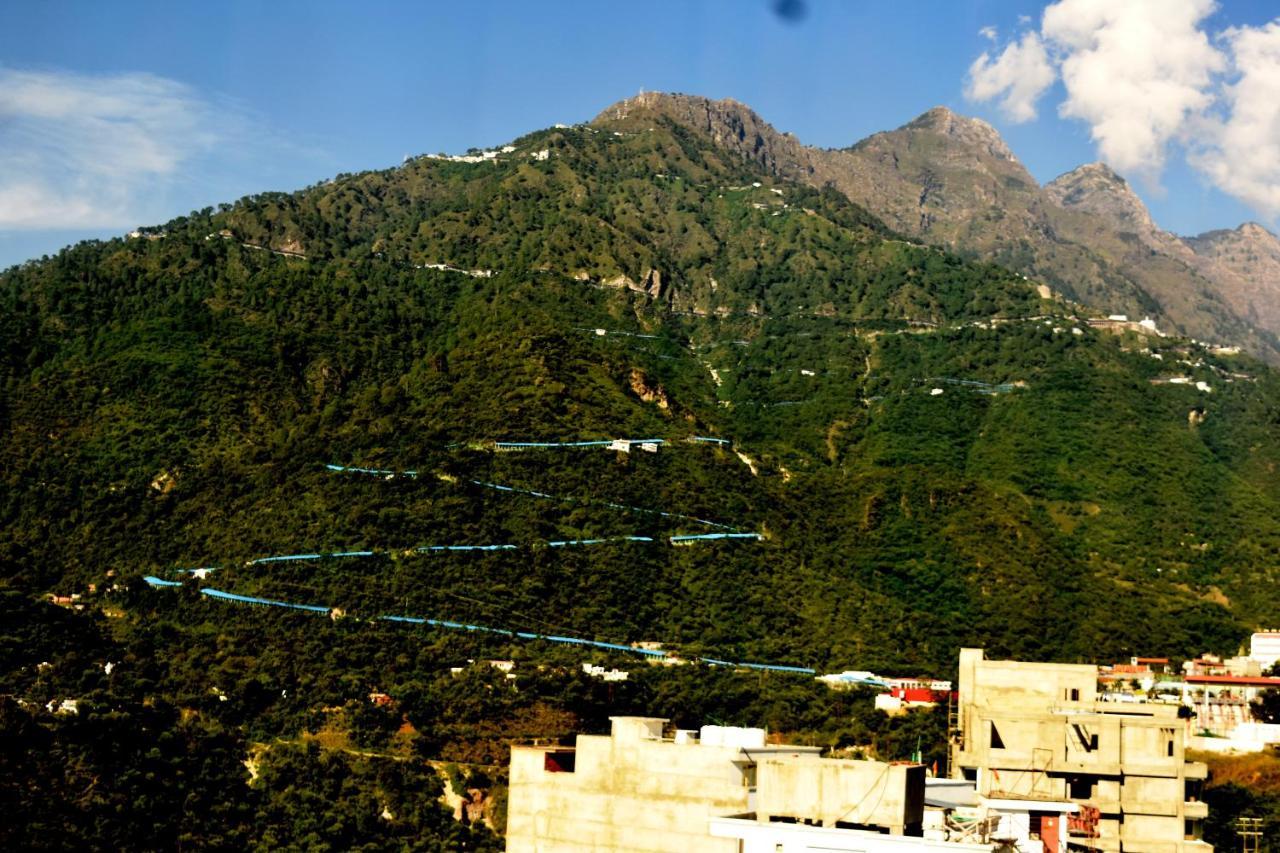 K C Residency Vaishnodevi Hotel Катра Екстериор снимка