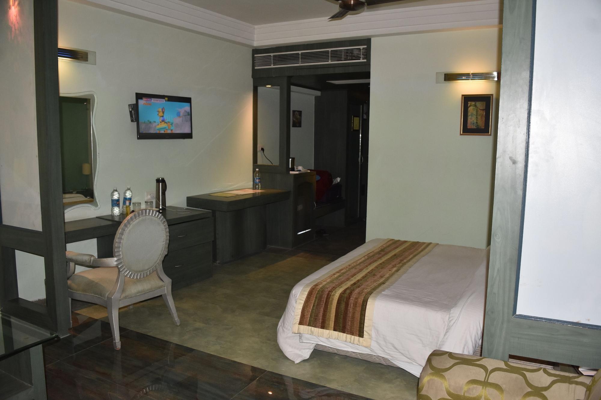 K C Residency Vaishnodevi Hotel Катра Екстериор снимка