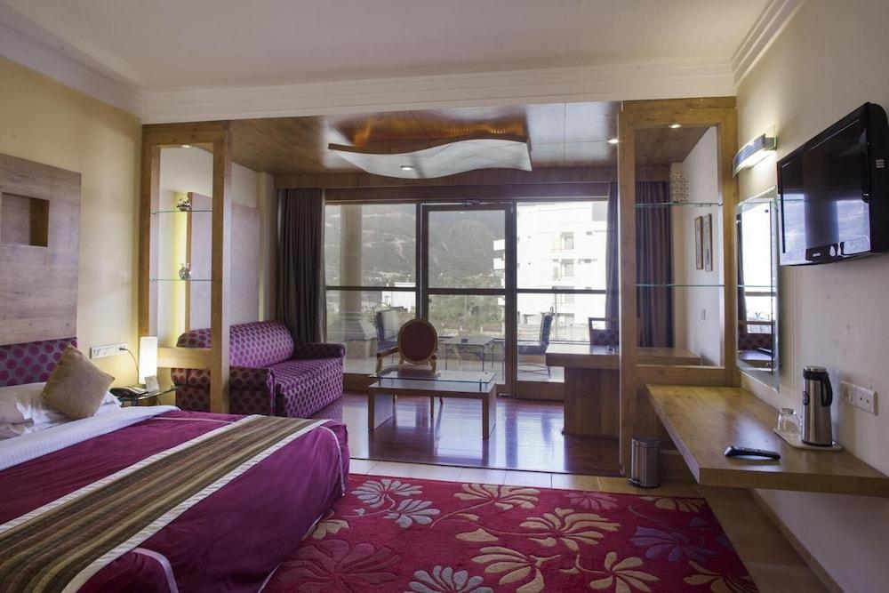 K C Residency Vaishnodevi Hotel Катра Екстериор снимка