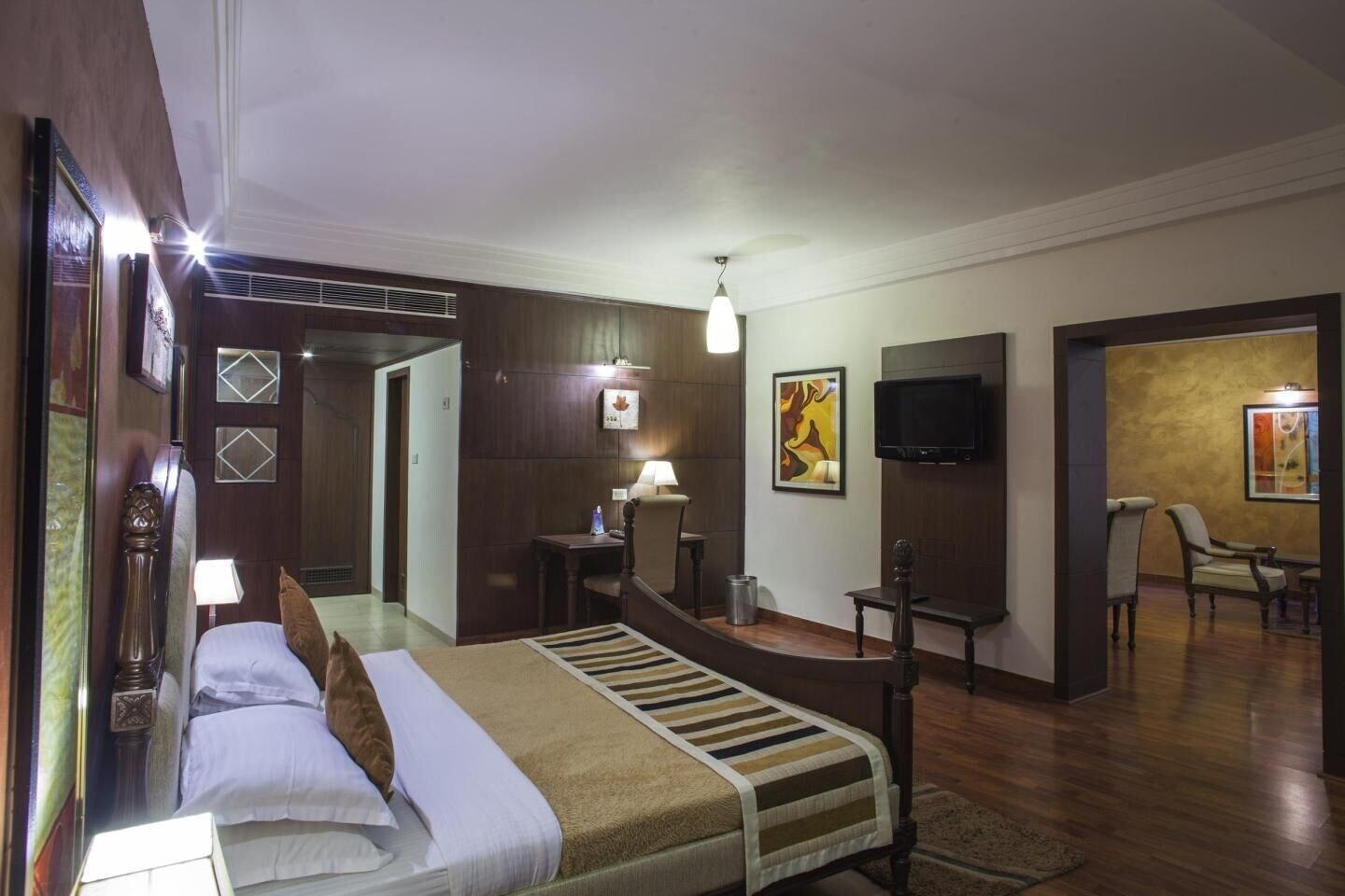 K C Residency Vaishnodevi Hotel Катра Екстериор снимка