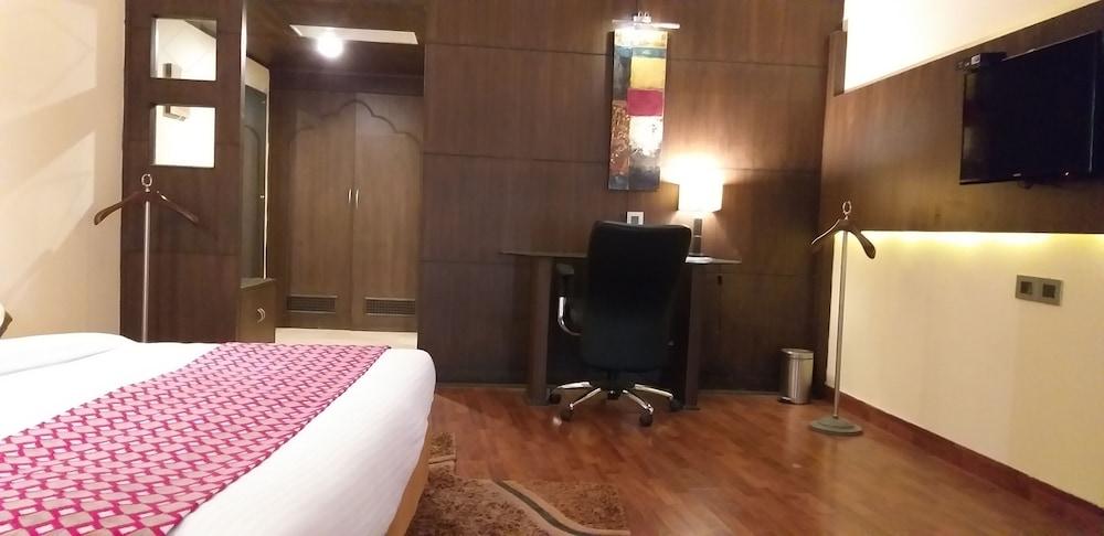 K C Residency Vaishnodevi Hotel Катра Екстериор снимка