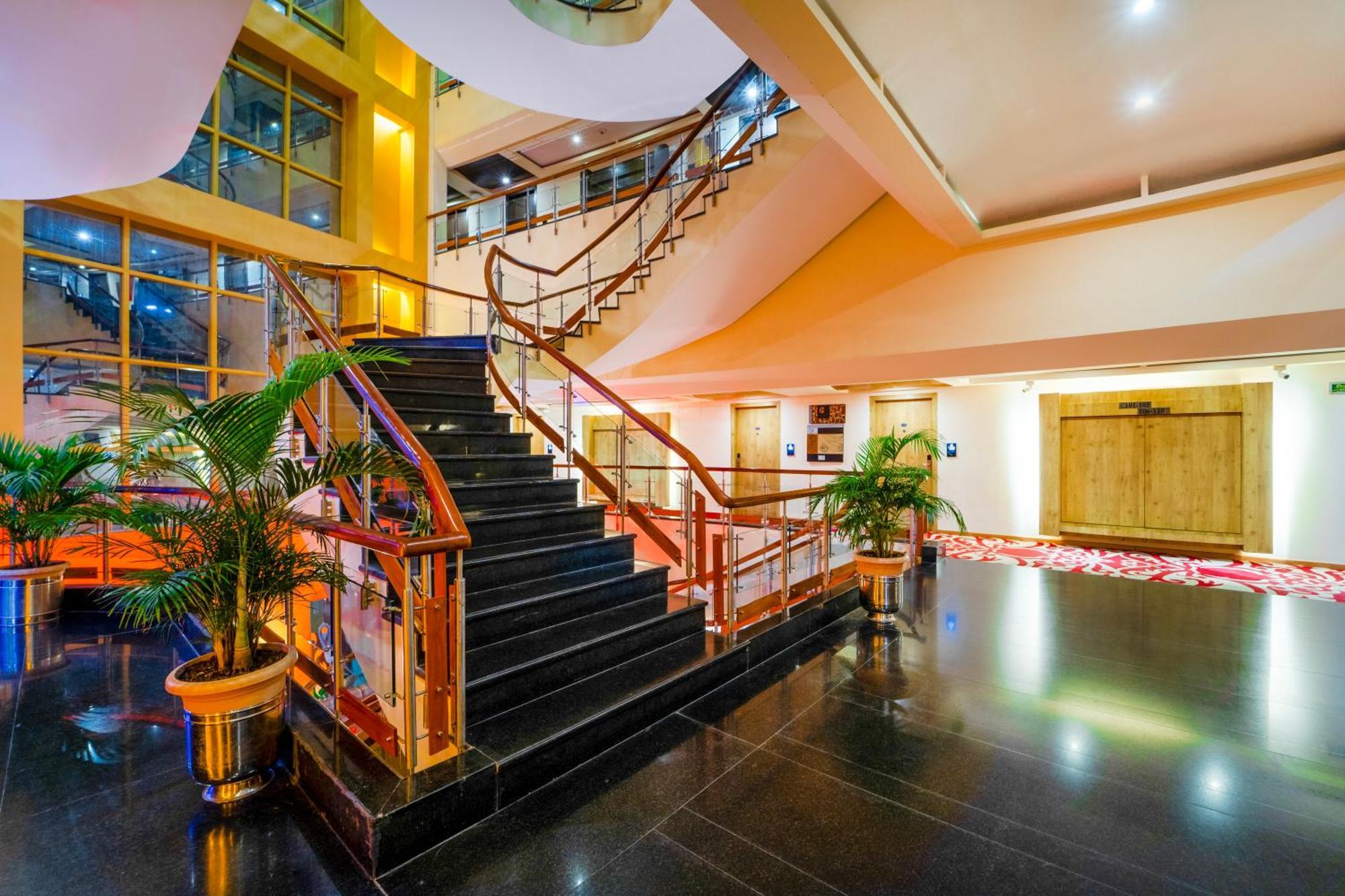 K C Residency Vaishnodevi Hotel Катра Екстериор снимка