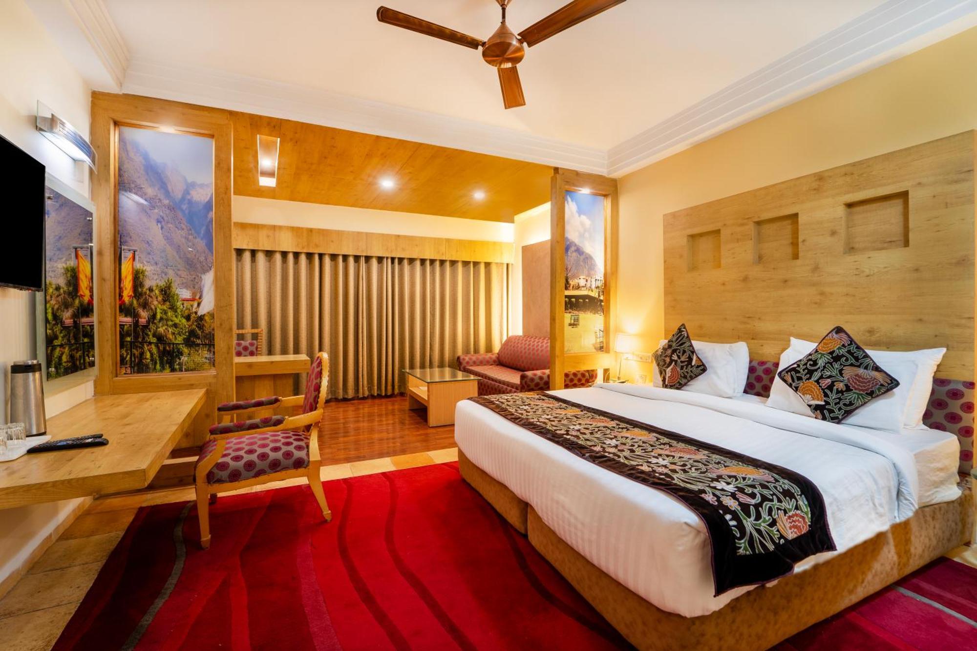 K C Residency Vaishnodevi Hotel Катра Екстериор снимка