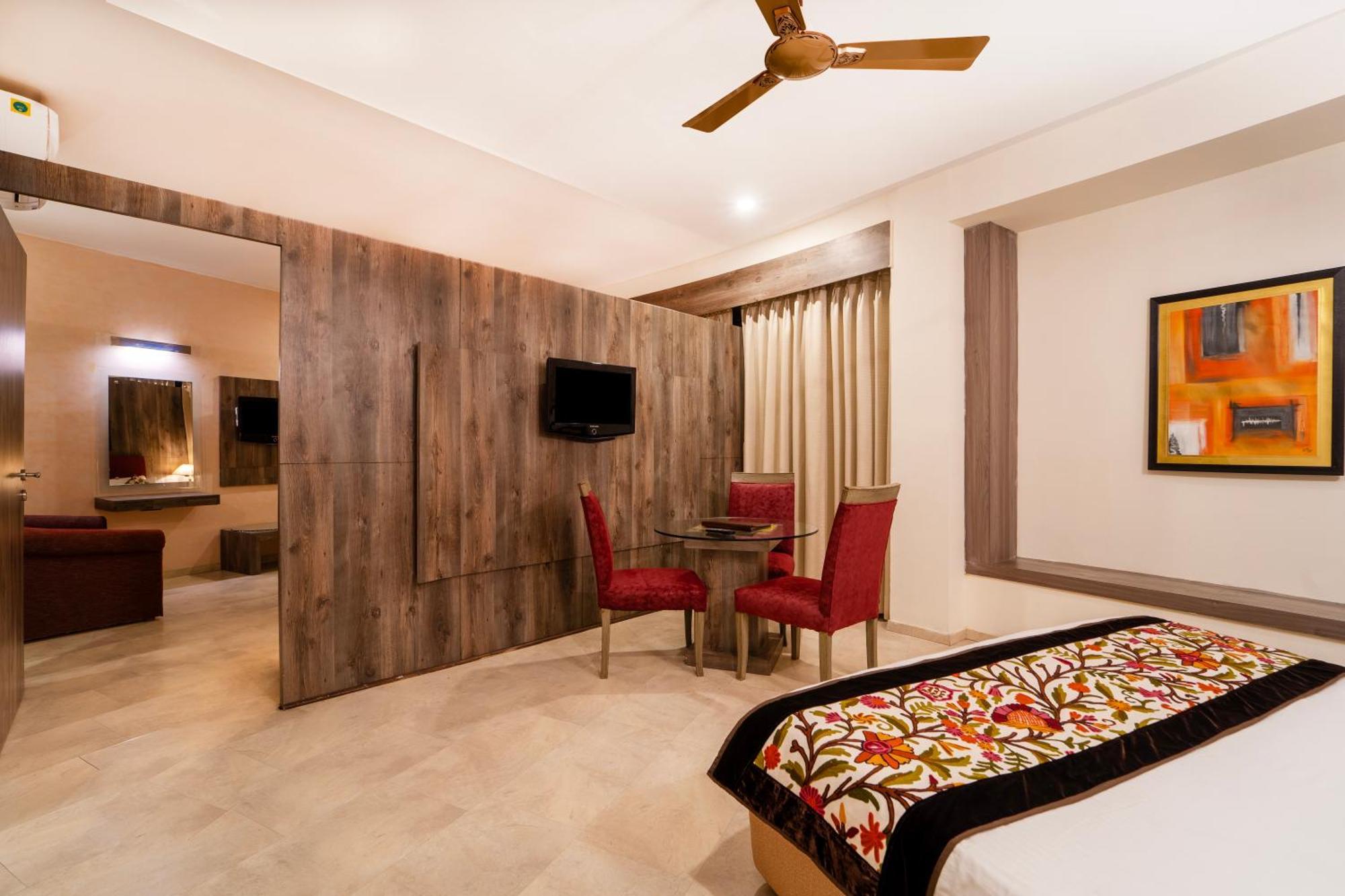K C Residency Vaishnodevi Hotel Катра Екстериор снимка
