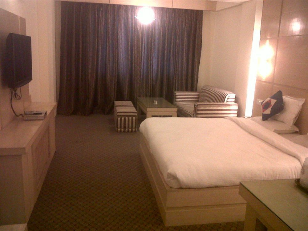 K C Residency Vaishnodevi Hotel Катра Екстериор снимка