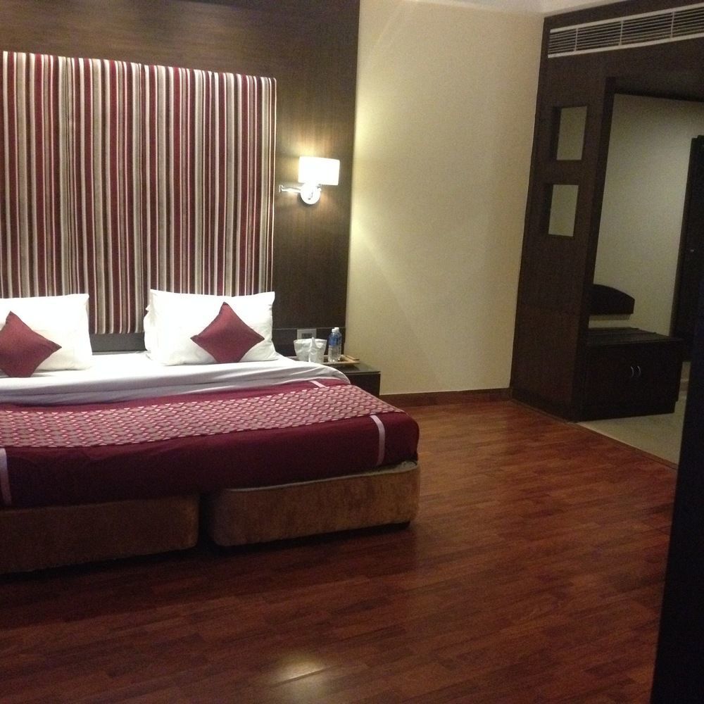 K C Residency Vaishnodevi Hotel Катра Екстериор снимка