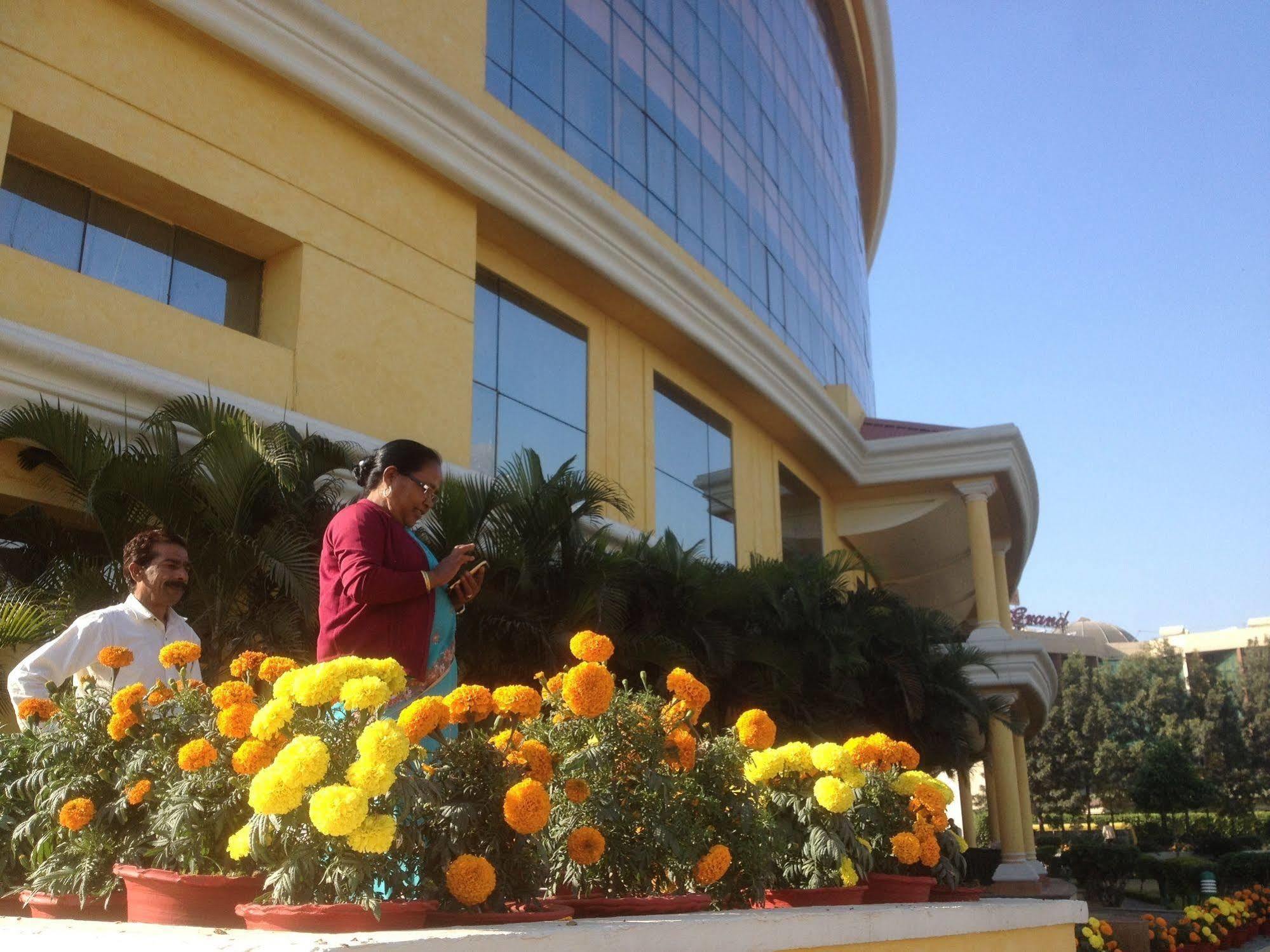 K C Residency Vaishnodevi Hotel Катра Екстериор снимка