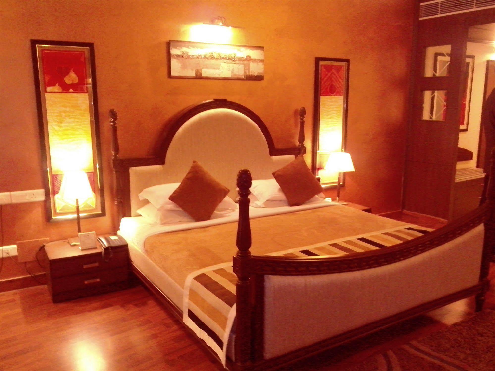 K C Residency Vaishnodevi Hotel Катра Екстериор снимка