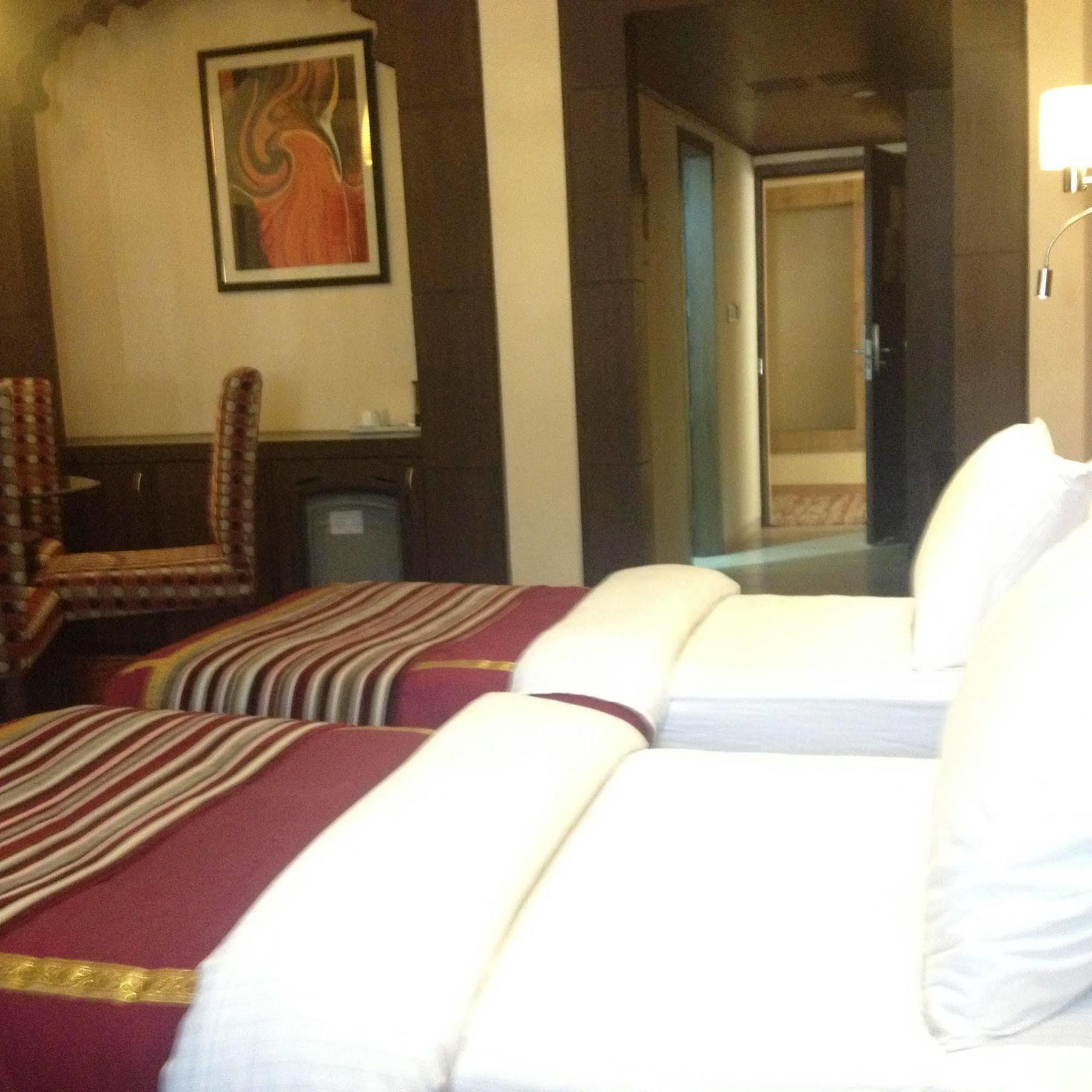 K C Residency Vaishnodevi Hotel Катра Екстериор снимка
